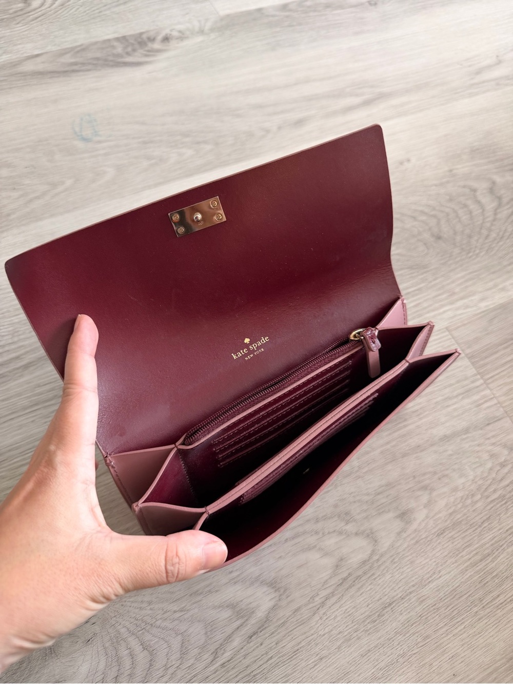 kate spade rose pink leather flap clutch with gold logo plaque - Picture 3 of 3